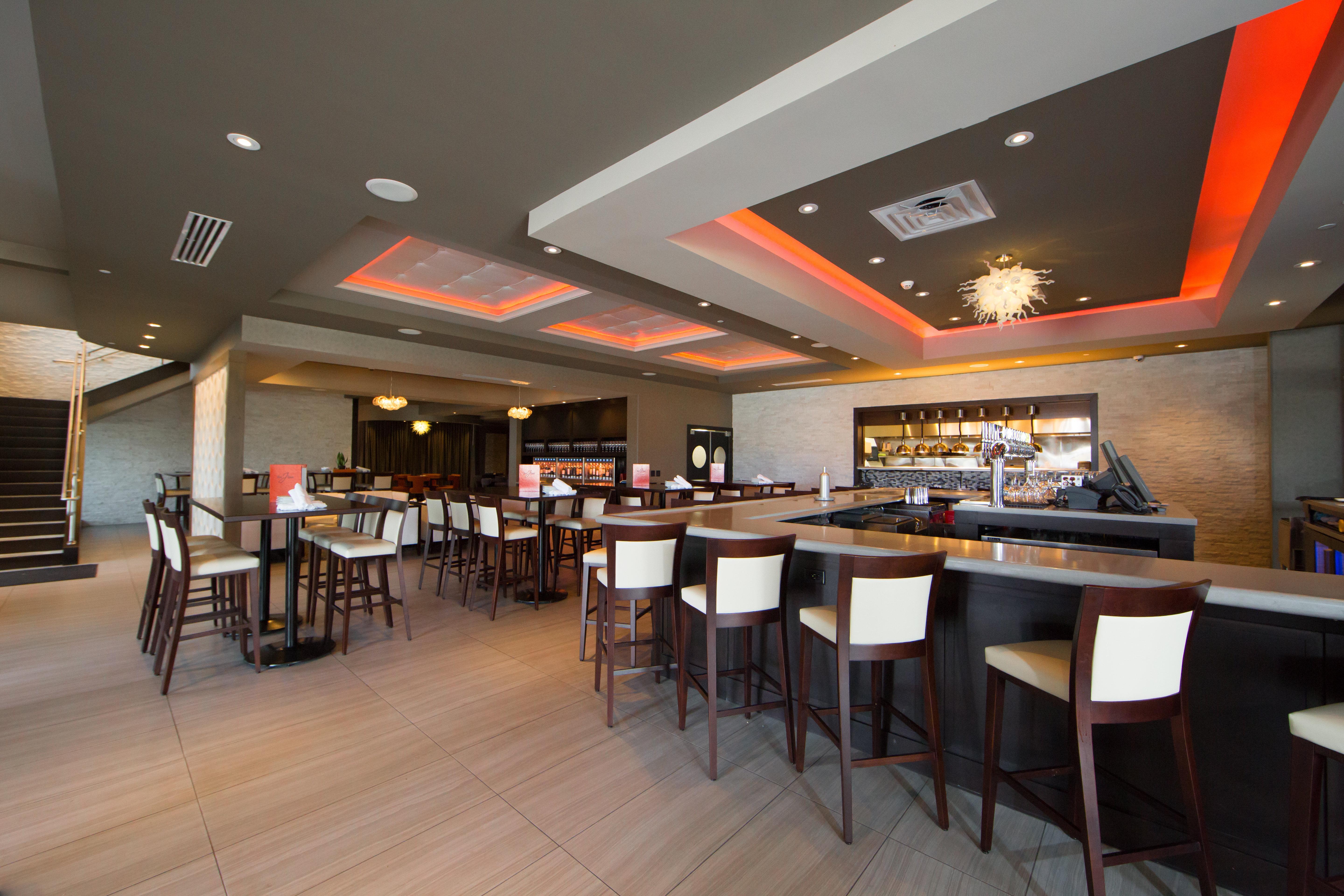 Holiday Inn Hotel & Suites Davenport By Ihg Exterior photo