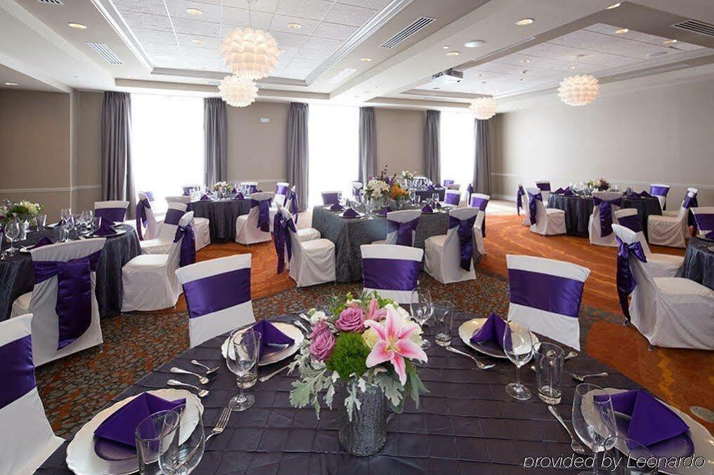 Holiday Inn Hotel & Suites Davenport By Ihg Exterior photo